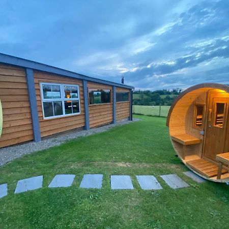Sleeps 12 Hot Tub Sauna Cinema Pets Welcome Enniskillen Exterior photo